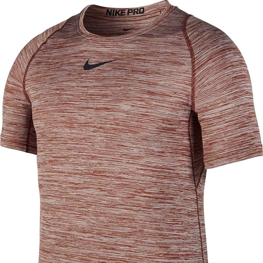 Athletic performance T-Shirt (NIKE)